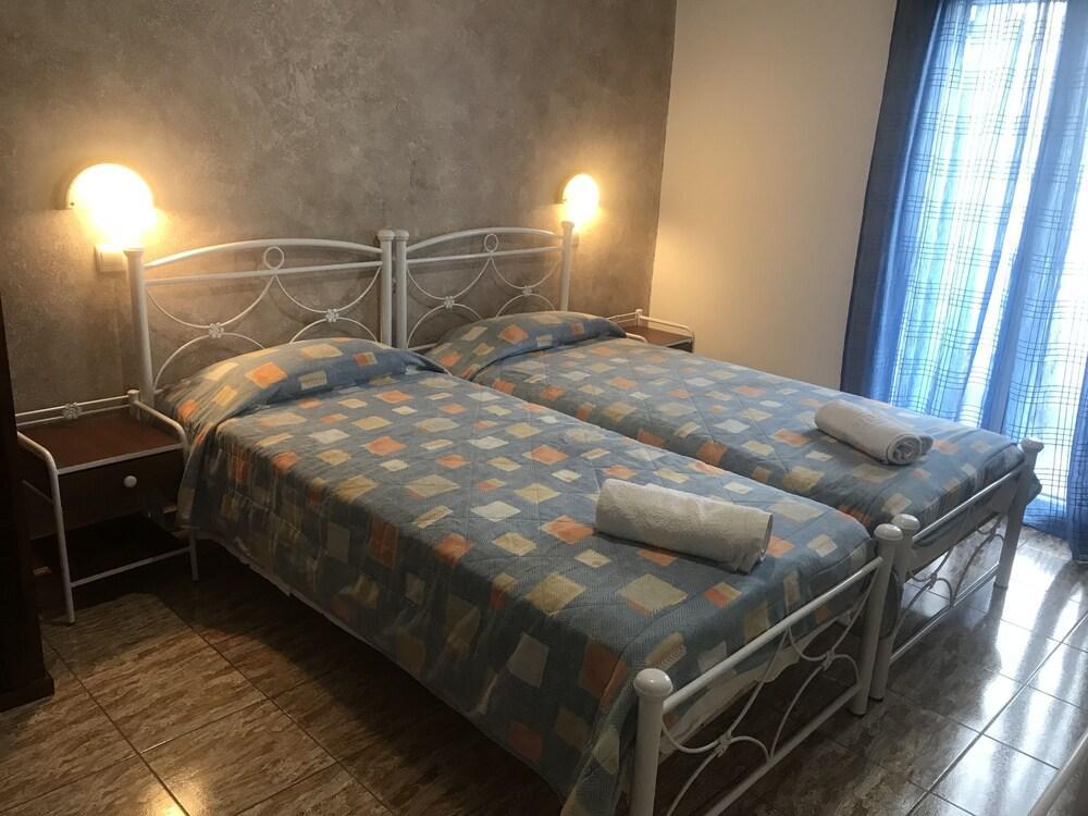 Villa Ilios Фира Екстериор снимка